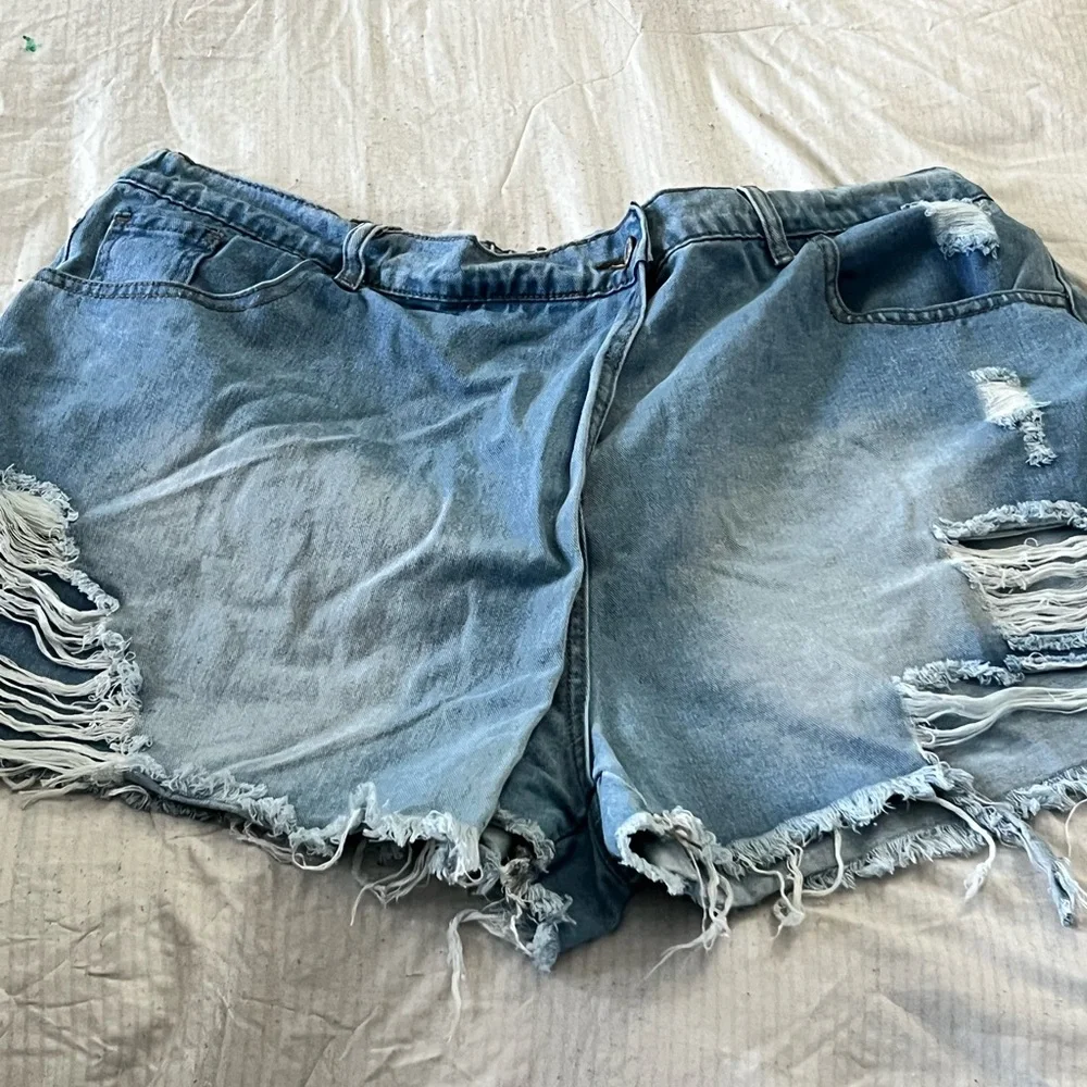 Short - Picture 1 of 2